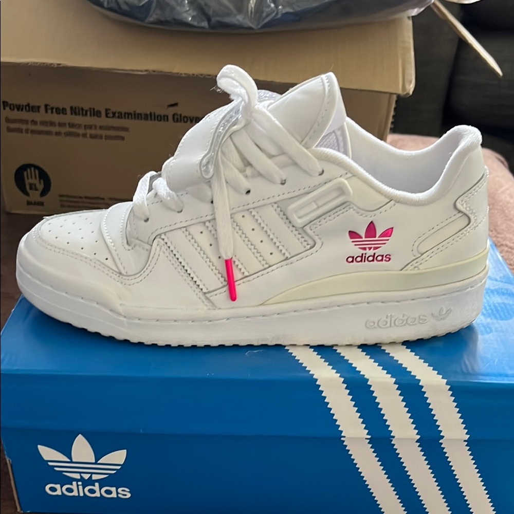 Adidas White and Pink Sneakers Retro Low-Top